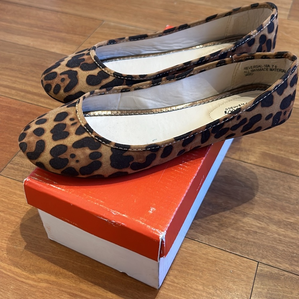 Leopard Print Flats - Picture 4 of 7